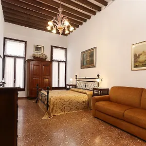 Leoncini With A Wonderful Canal View Appartement Venise